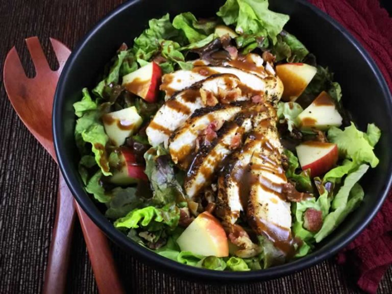 Apple, Bacon & Pecan Salad with Garlic Balsamic Dressing