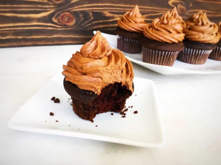 Chocolate Chai Tea Cupcakes with Cinnamon Chocolate Buttercream