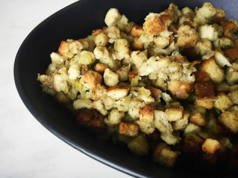 Slow Cooker Thanksgiving Stuffing