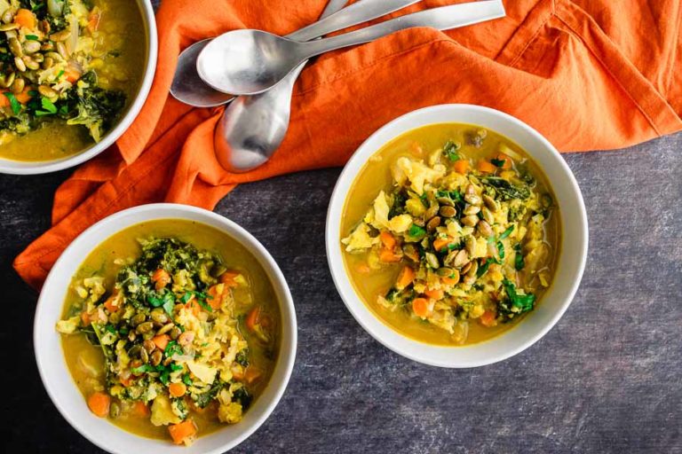 Curried Cauliflower Rice Kale Soup