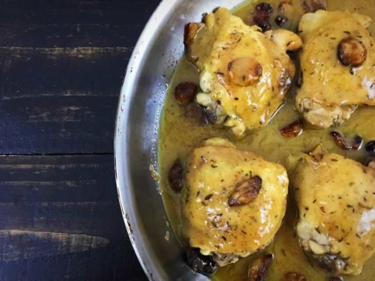 Rustic Chicken With Garlic Gravy