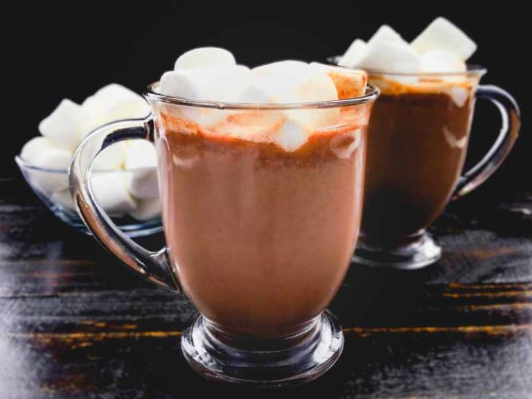 Slow Cooker Kahlua Hot Cocoa