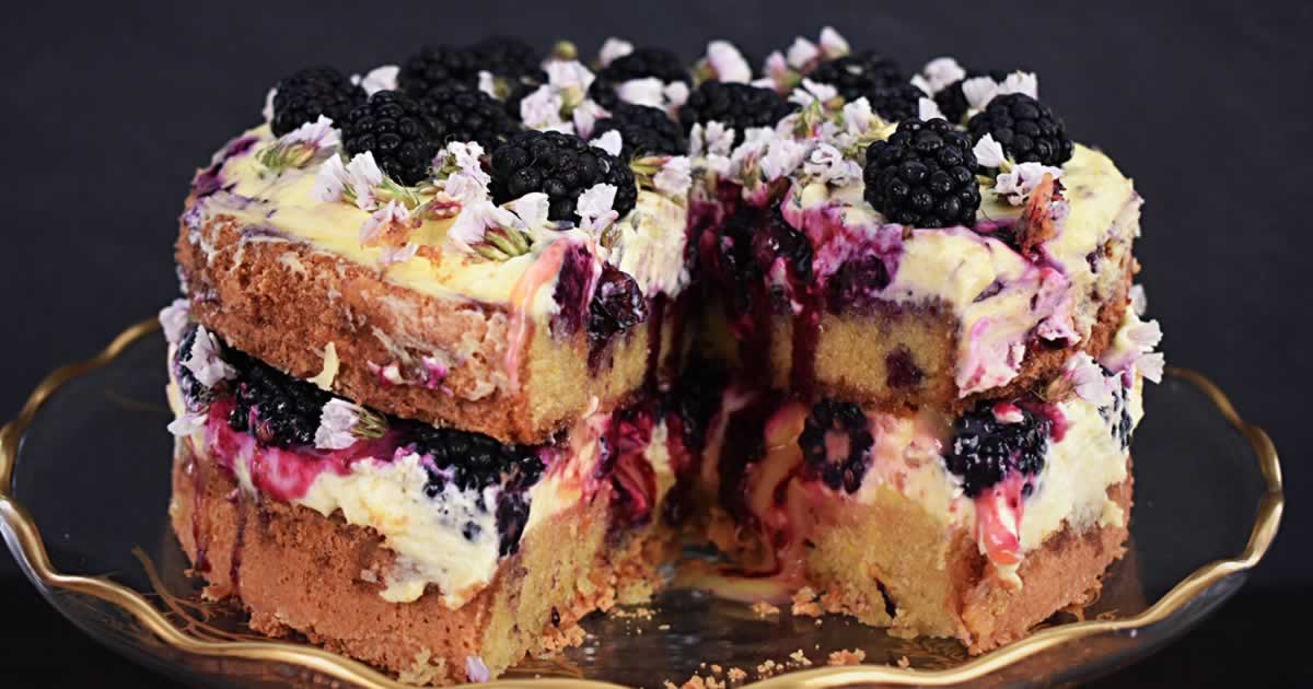 The Best Italian Berry Mascarpone Cake Recipe - solo-dolce | Recipe | Mascarpone  cake, Italian recipes dessert, Cake recipes