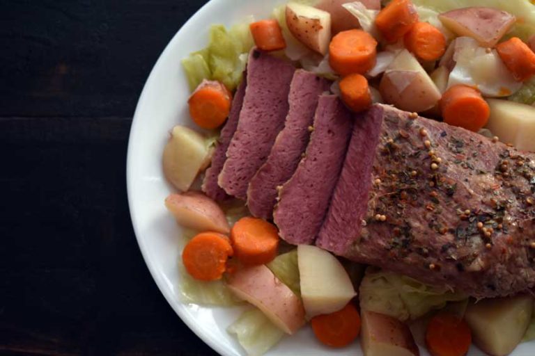 Slow Cooker Corned Beef and Cabbage