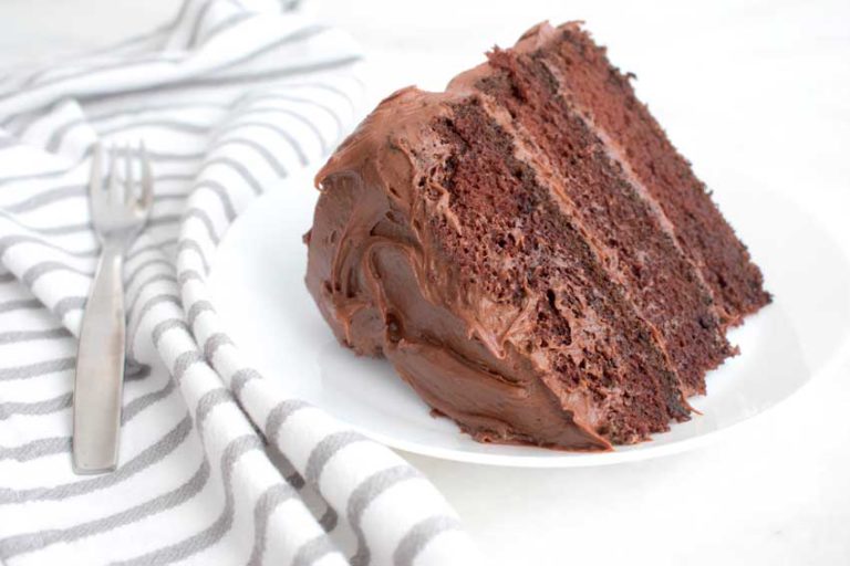 Red Wine Chocolate Cake with Dark Chocolate Cream Cheese Frosting