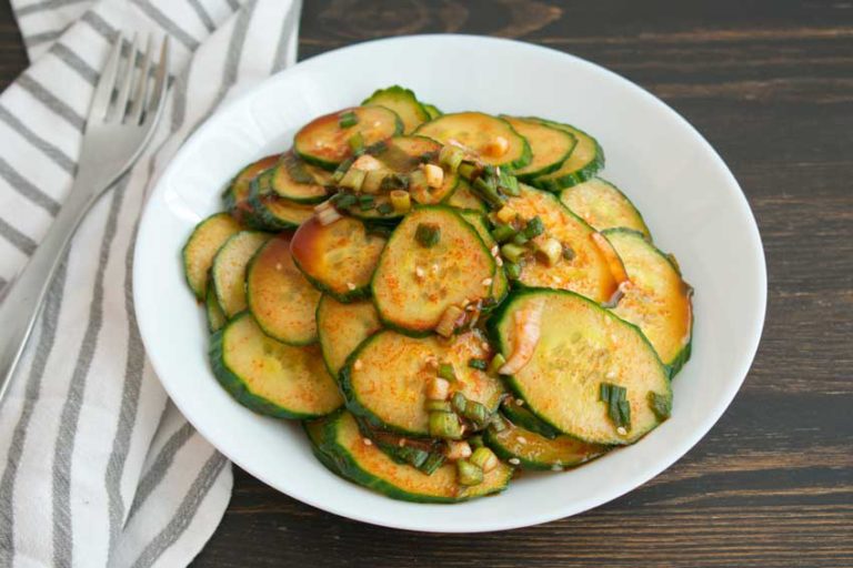 Korean Cucumber Salad (Oi Muchim 오이무침)