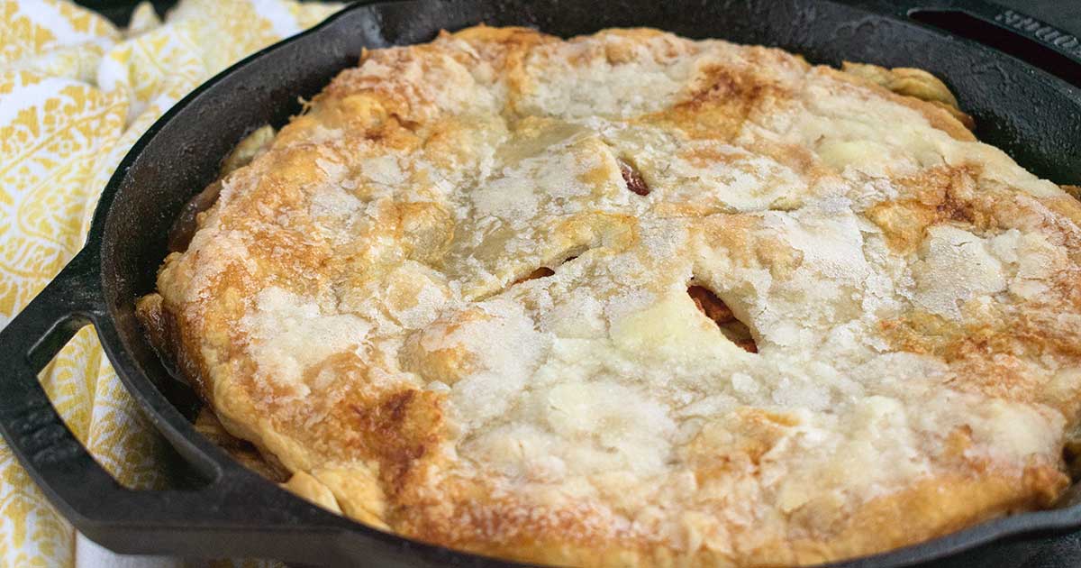 Cast Iron Pan Apple Pie | Recipe Review by The Hungry Pinner