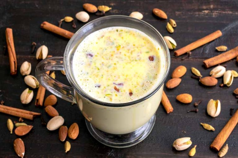 Masala Paal (Spiced Milk)