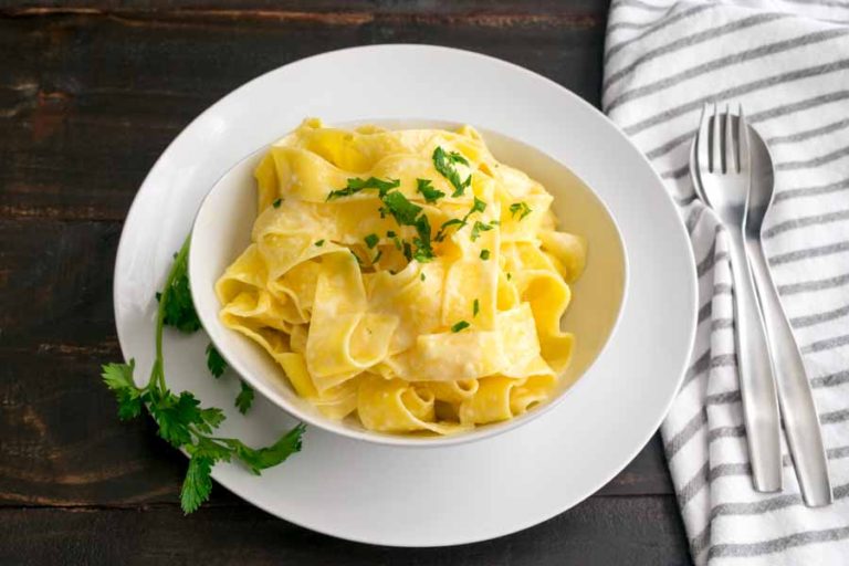 Pappardelle al Limone {Creamy Lemon Pasta}