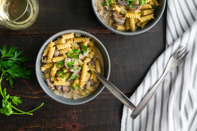 One-Pot Vegan Mushroom Stroganoff