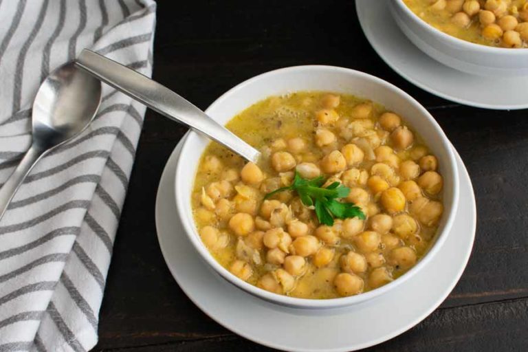 Greek Chickpea Soup With Lemon & Oregano (Revithosoupa)