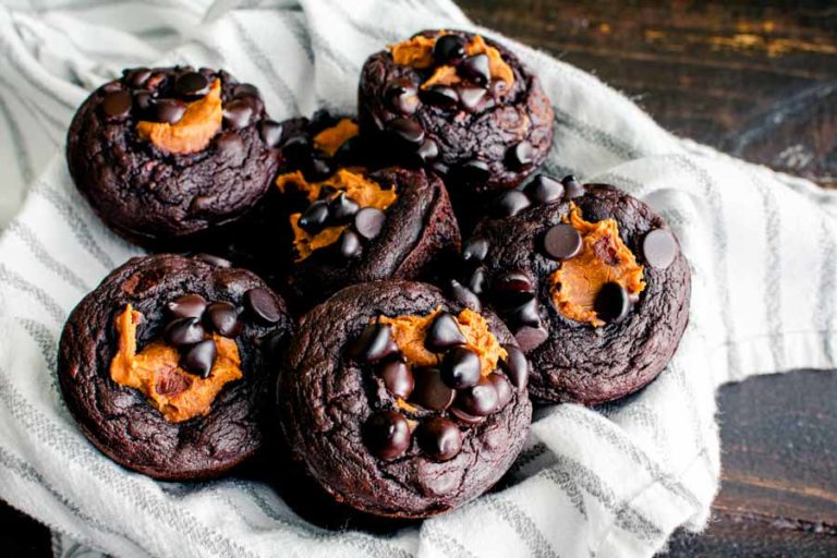 Healthy Banana Chocolate Chip Muffins