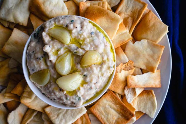 Roasted Garlic and Rosemary White Bean Dip