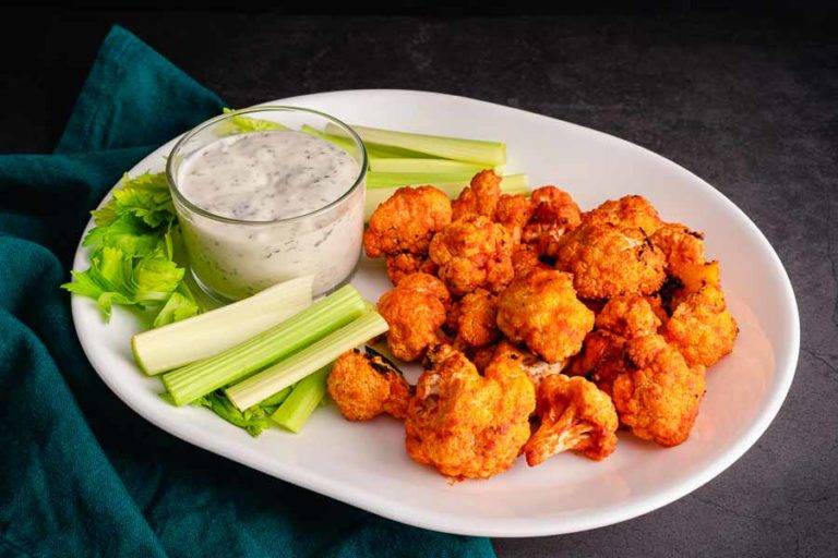 Healthy Buffalo Cauliflower Bites