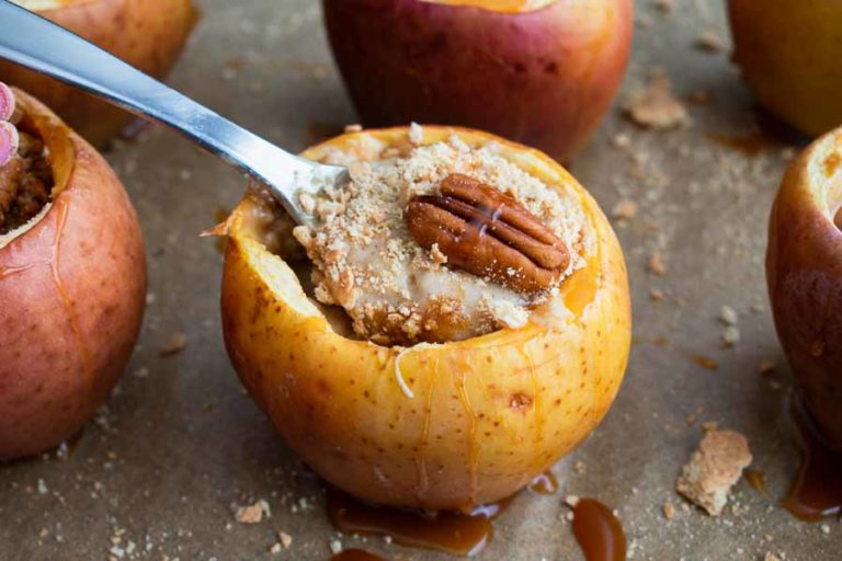 Cheesecake Stuffed Baked Apples