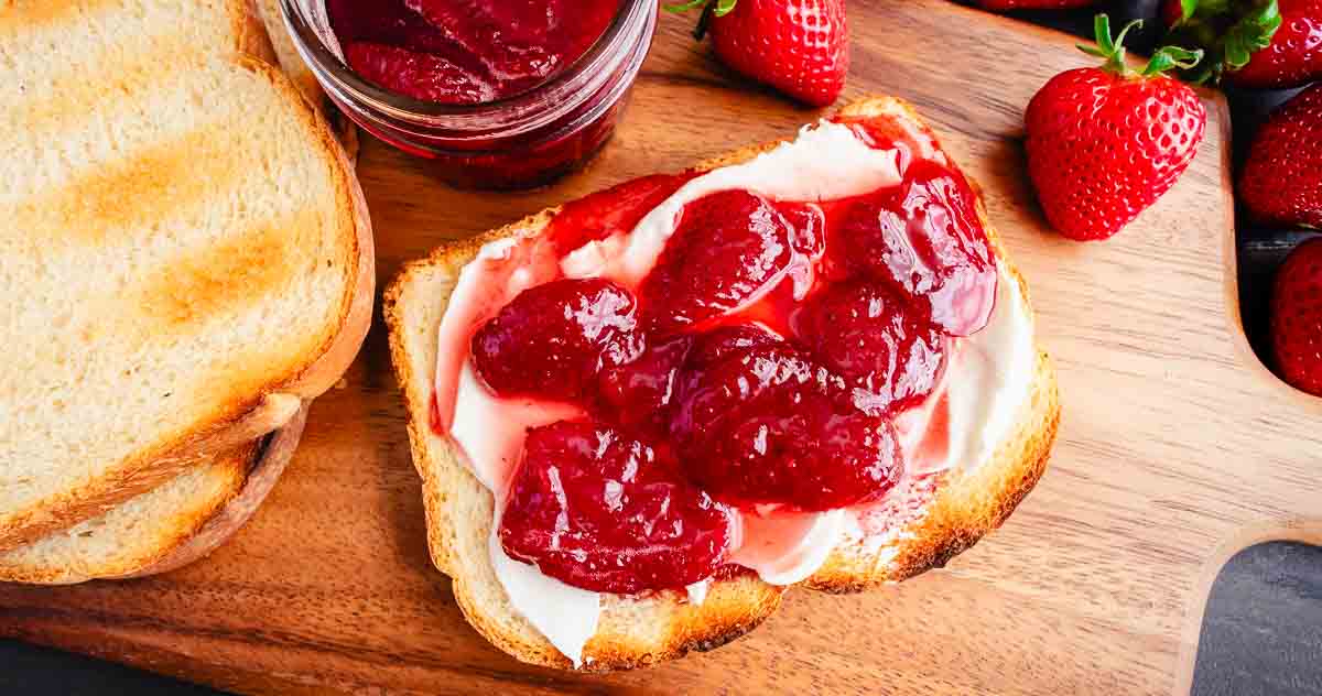 Easy Bourbon Strawberry Jam - Recipe Review By The Hungry Pinner