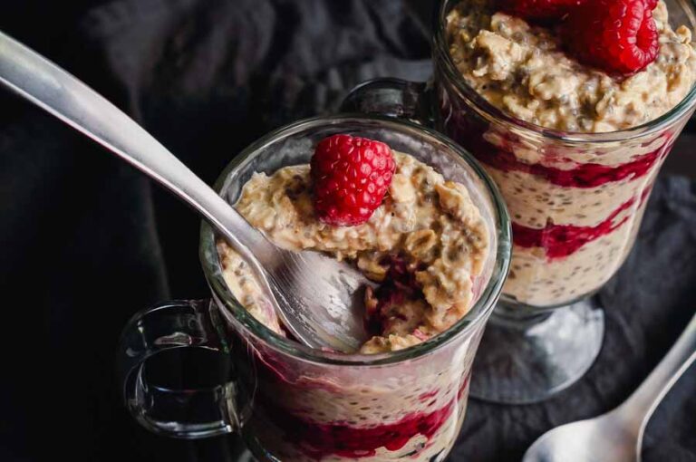 Raspberry Peanut Butter Oat Parfait