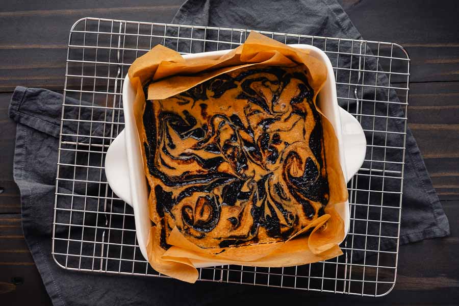 Cooling the baked brownies on a wire rack